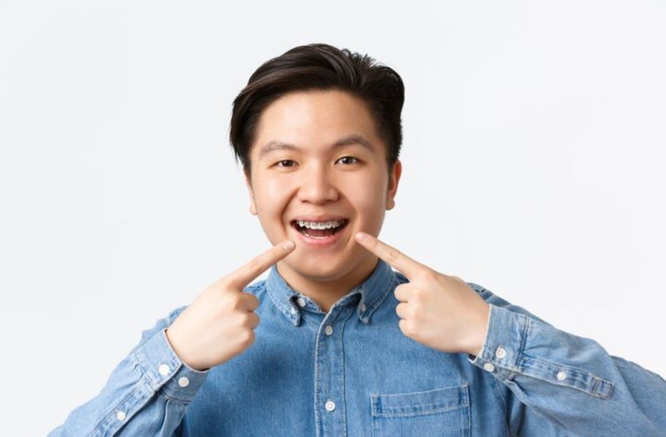 활짝 웃고있다